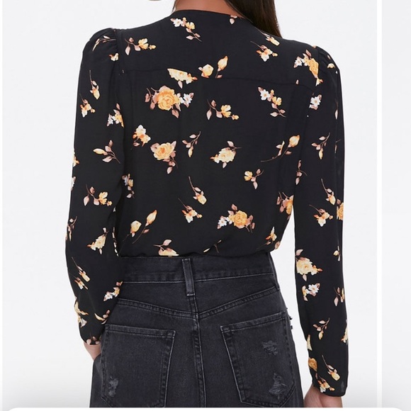 Forever 21 Small Black & Floral Print Surplice Bodysuit Long Sleeved Lightweight - Picture 3 of 4